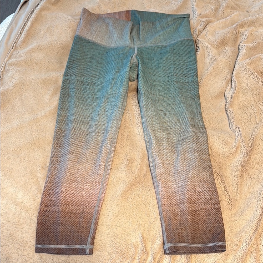Niyama Sol Gradient Yoga Capri Leggings